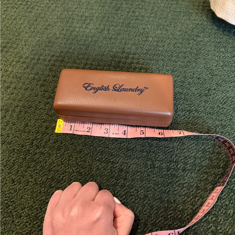 English Laundry sunglass/eyeglass case brown red inside - Picture 9 of 10